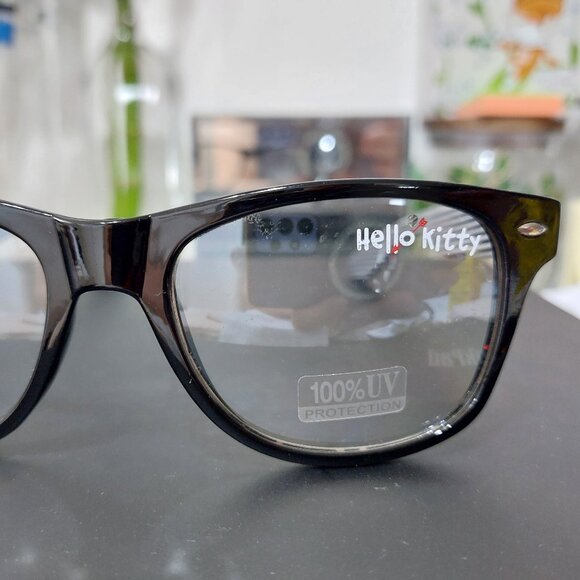 Rare Discontinued Clear HELLO KITTY UV Protection Sunglasses Black Frame - Picture 4 of 13